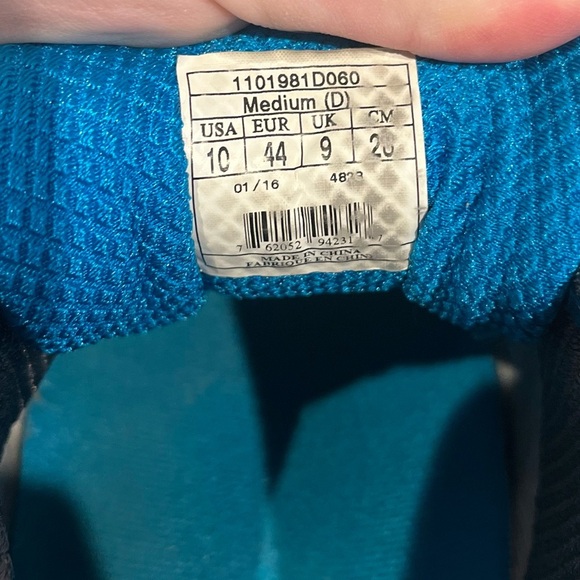 Athletic_Shoes